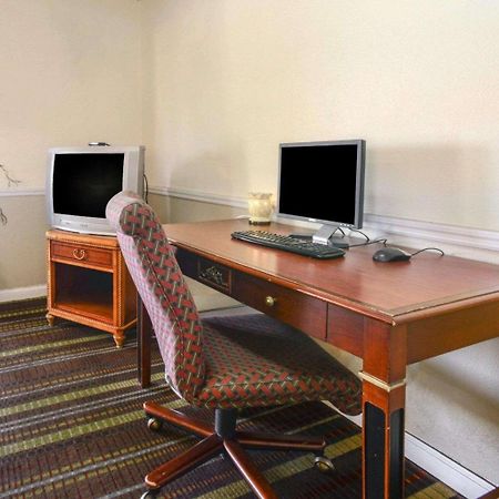 Econo Lodge Inn & Suites Carbondale Ngoại thất bức ảnh