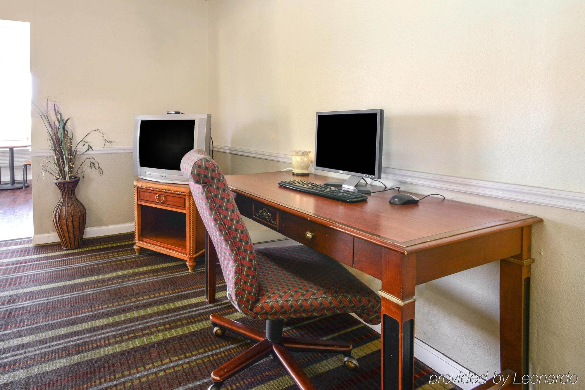 Econo Lodge Inn & Suites Carbondale Ngoại thất bức ảnh