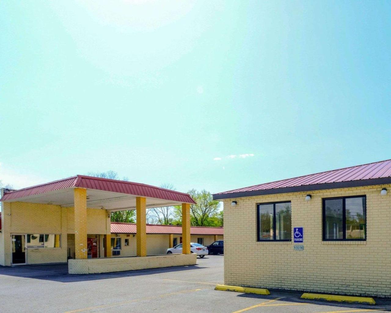 Econo Lodge Inn & Suites Carbondale Ngoại thất bức ảnh
