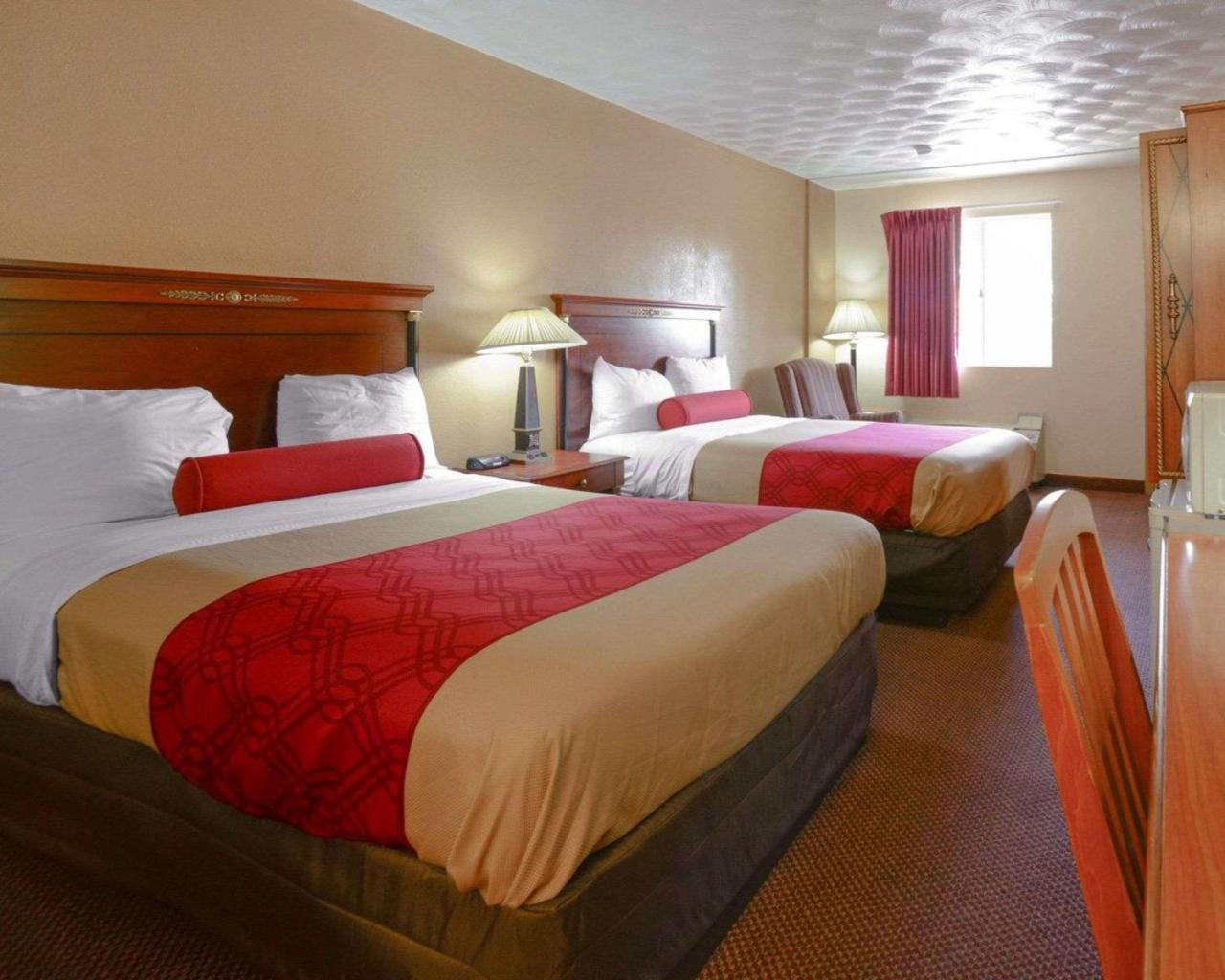 Econo Lodge Inn & Suites Carbondale Ngoại thất bức ảnh