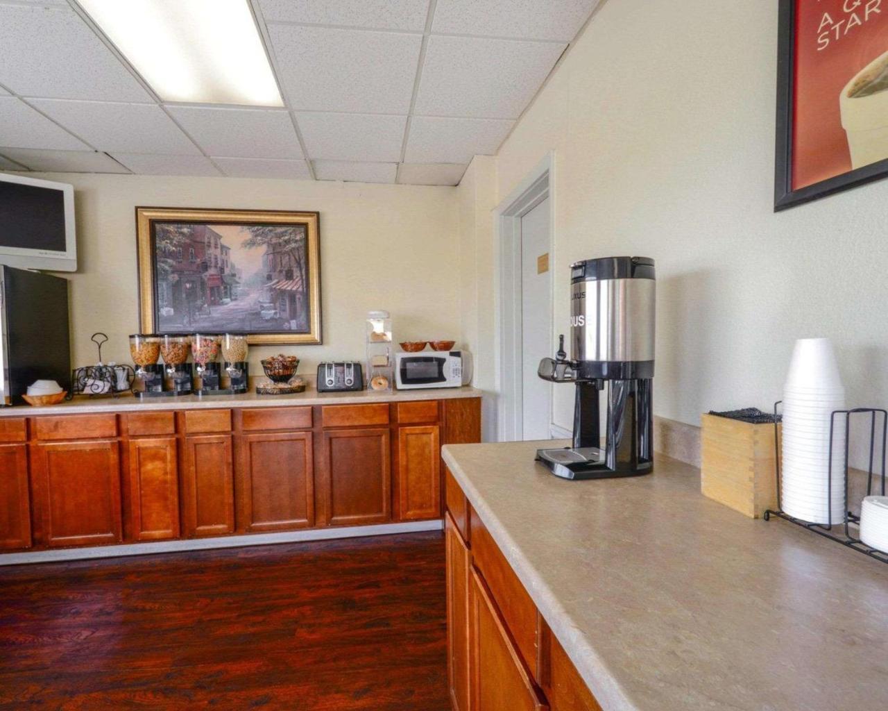 Econo Lodge Inn & Suites Carbondale Ngoại thất bức ảnh